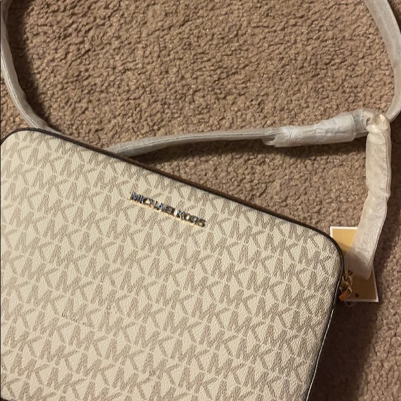 Crossbody_Bags